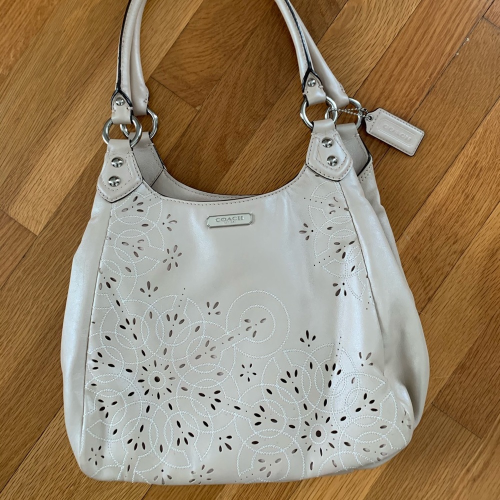 Coach purse- hardly used